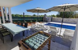 Istria, Dignano, casa a un piano con piscina