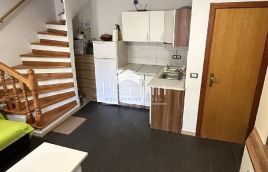 Istra,Duga uvala dvoetažni apartman u prodaji