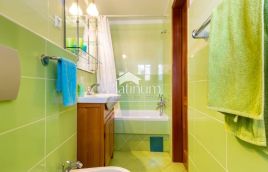 Istria, zona di Carnizza, due case in pietra istriane con piscina