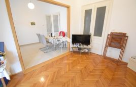 PULA, STROGI CENTAR, RENOVIRANO 3SS,  118m2 SA GARAŽOM