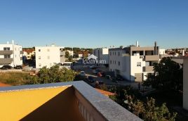 Istra, Veli vrh casa con quattro appartamenti separati con giardino di 1100 m2