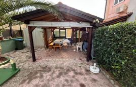 Istria, Štinjan, bellissima casa di famiglia con terreno edificabile con vista e vicinanza al mare