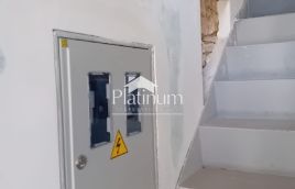 Istria, Pola, casa a schiera con due appartamenti