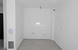 Pula, Mondvial apartment on the first floor with elevator