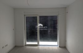 Pula, Mondvial apartment on the first floor with elevator