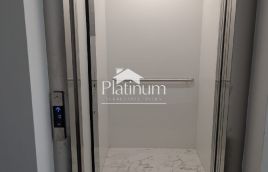 Pula, Mondvial apartment on the first floor with elevator