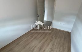 Istra, Šišan,kvalitetni komforni stan s tri spavaće sobe na prvom katu