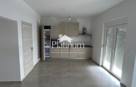 Istra, Šišan, stan s tri spavaće sobe i studio apartmanom u prizemlju