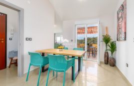 Istria, zona Fasana, bellissimo appartamento al terzo piano con vista mare