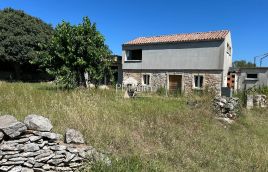 Istra, Šišan, hiša v fazi prenove