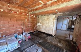 Istra, Šišan, hiša v fazi prenove