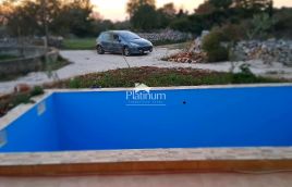 Istria, comune di Sanvincenti, bella casa a un piano con piscina