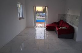 Istria, comune di Sanvincenti, bella casa a un piano con piscina