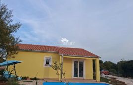 Istria, comune di Sanvincenti, bella casa a un piano con piscina