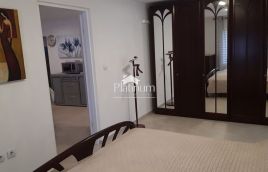 Istria, Pola, appartamento con due camere da letto finemente arredato