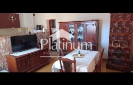 PULA KUCA SA DVORISTEM ODLIČNA POZICIJA