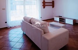 Istria, Pola, appartamento al piano terra, 127 m2, giardino 161 m2