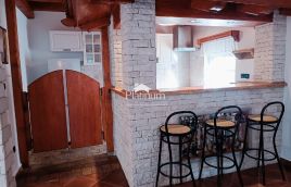 Istria, Pola, appartamento al piano terra, 127 m2, giardino 161 m2