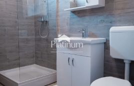 Istria, Pola, appartamento al piano terra, 127 m2, giardino 161 m2