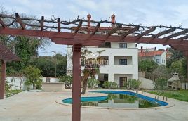 Istria, Banjole, casa plurifamiliare con piscina vicino al mare