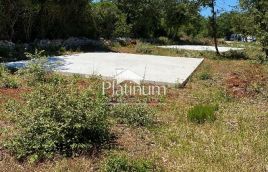Istra,Peroj poljoprivredno zemljište na prodaju