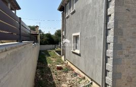 Istria, zona Peroj, bella casa indipendente con piscina