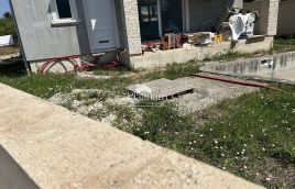Istria, zona Peroj, bella casa indipendente con piscina