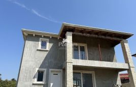 Istria, zona Peroj, bella casa indipendente con piscina