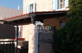 Istria, comune di Marčana, bella casa rustica con piscina