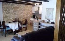 Istria, comune di Marčana, bella casa rustica con piscina