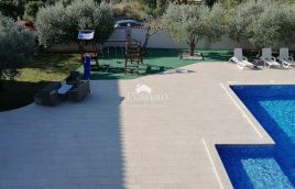 Istria, Banjole, holiday home with a large swimming pool