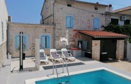 Istria, comune di Marčana, bella casa rustica con piscina