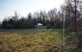 Building land in a quiet location