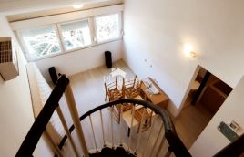 POREČ, OKOLICA, 41m2  2 KAT, 150M OD MORA