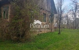 Gorski kotar, casa in pietra Čabar e bosco di 94759 m2