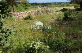 Istra,Medulin TOP građevinsko zemljište veličine 687 m2,1300 m do mora