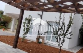 Istria, Medolino casa con tre appartamenti e piscina a 300 m dal mare