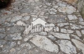 Istria, Medolino casa con tre appartamenti e piscina a 300 m dal mare