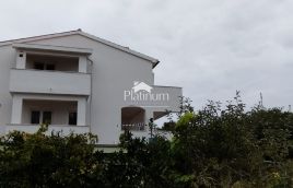 Istria, Medolino casa con tre appartamenti e piscina a 300 m dal mare