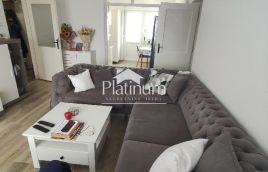 Istra, Pula trisobno stanovanje