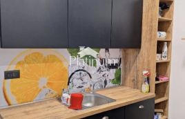 Istra,Pula stan na prvom katu s pogledom na more