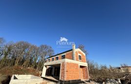 Istria, Tinjan, casa con piscina in posizione tranquilla