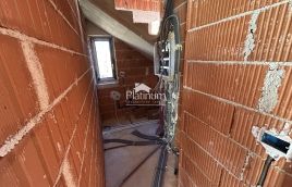 Istria, Tinjan, casa con piscina in posizione tranquilla