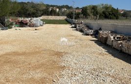 Istra, Valdebek, lijepo ograđeno poljoprivredno zemljište