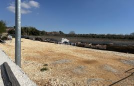 Istra, Valdebek, lijepo ograđeno poljoprivredno zemljište
