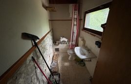 Istra, okolica Žminja, jedinstveni legalizirani objekt u prirodi