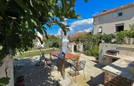 Istra,Vinkuran kuće u prodaji 700 m od mora