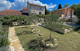 Istra,Vinkuran kuće u prodaji 700 m od mora