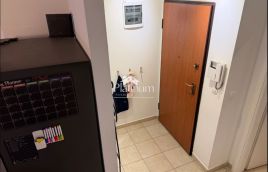 Istra, Pula, lijepi etažni komforni stan stan 