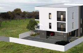 Istra, Pula, stan 2. kat, 3 sobe, 93 m2